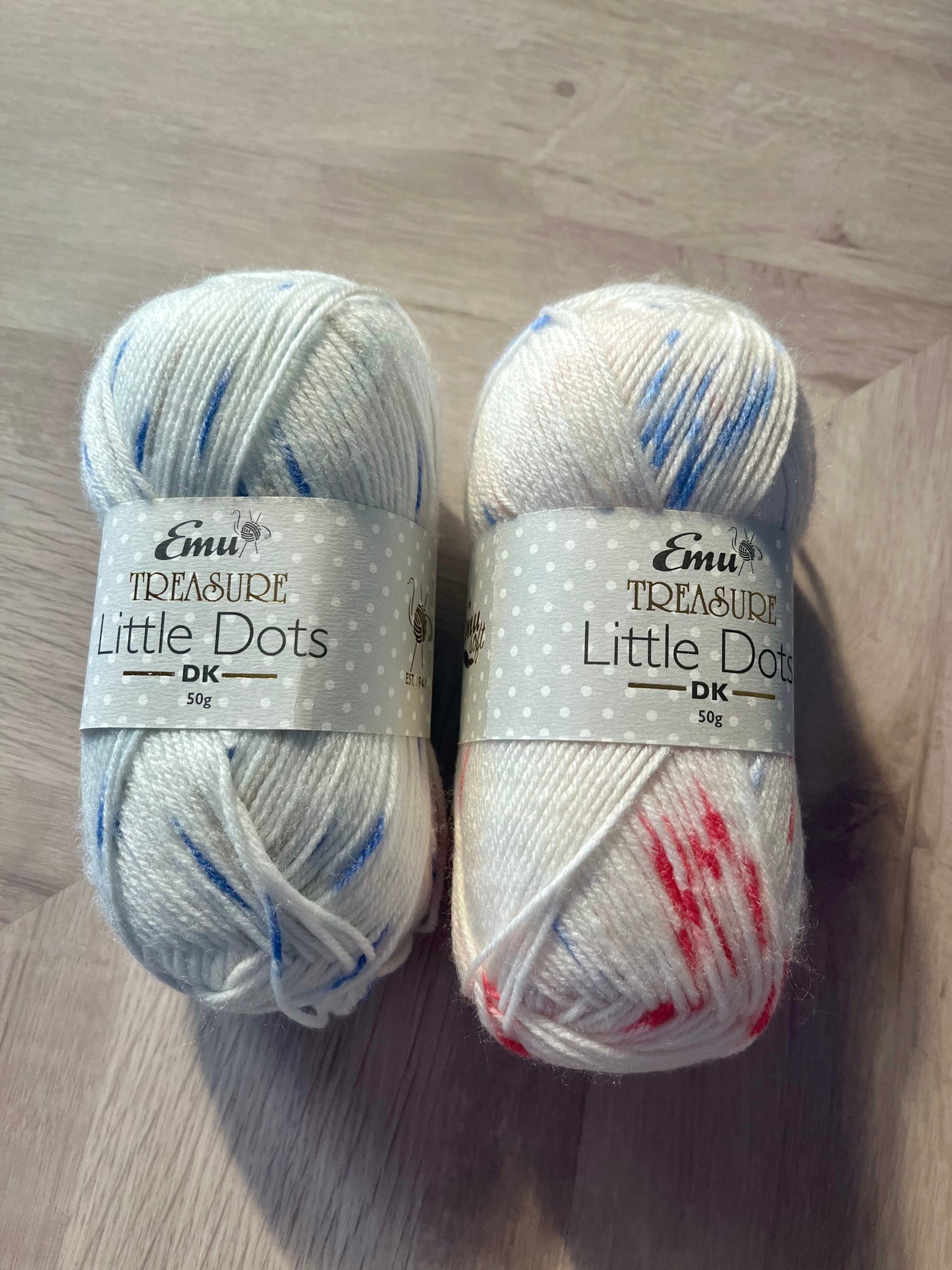 Emu Treasures Little Dots DK 50g