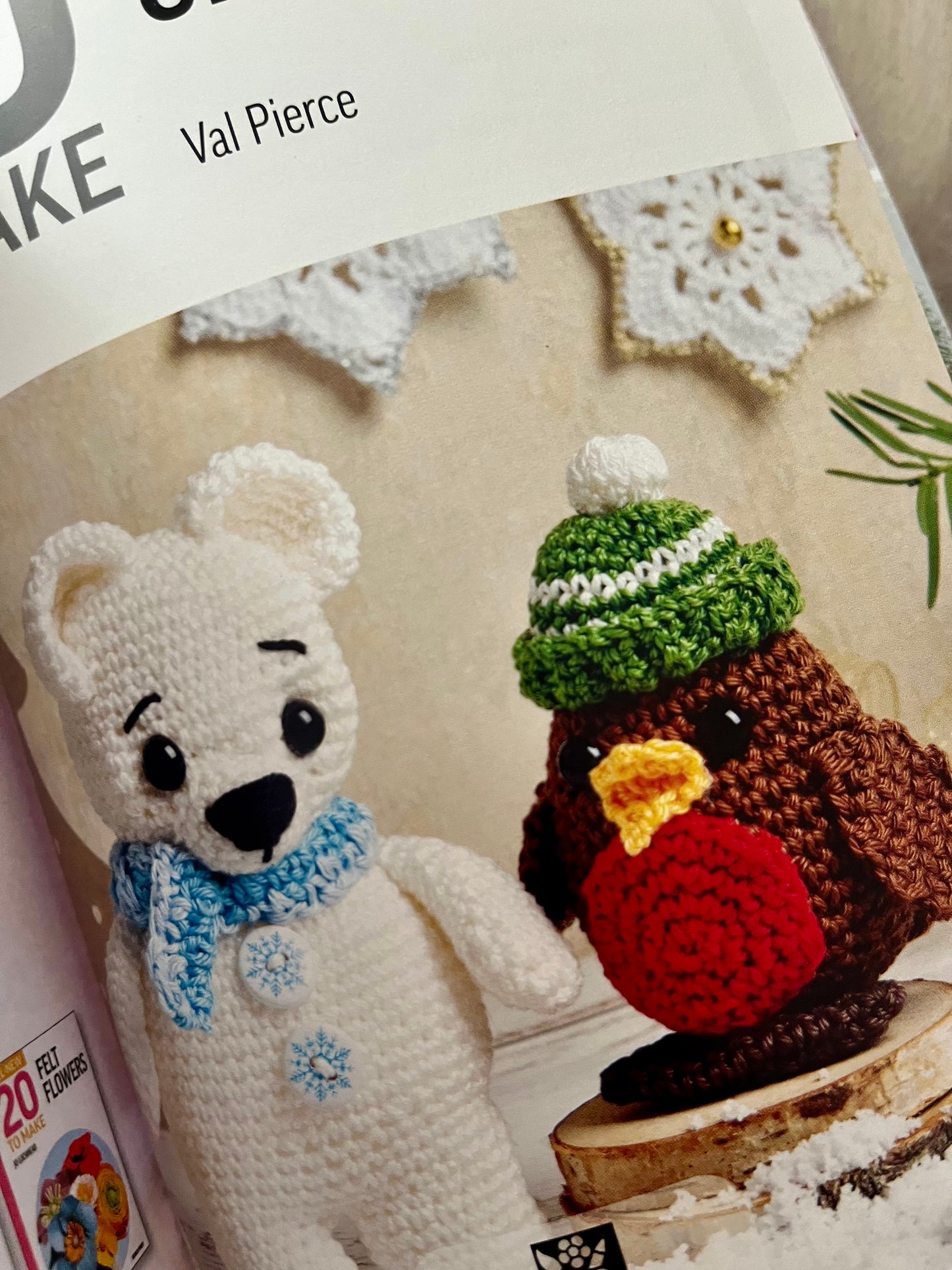 20 to make Christmas Crochet Book