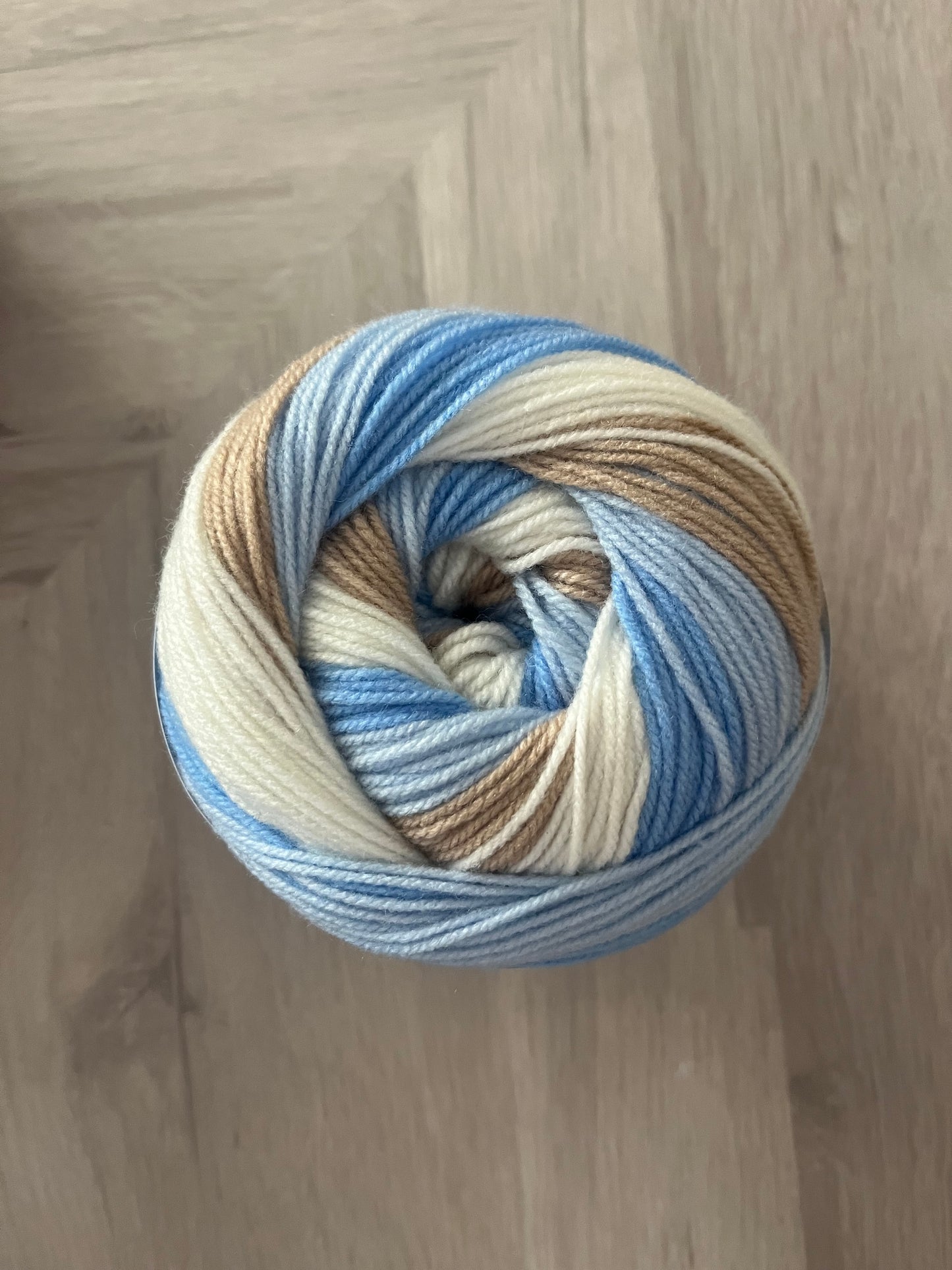 Northern lights yarn cake